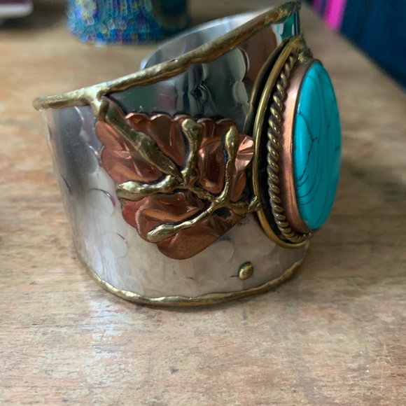 Cute cuff bracelet - Picture 2 of 4